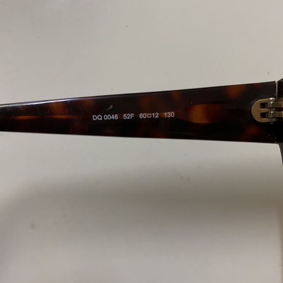 Dsquared2 tortoise sunnies - Picture 5 of 13